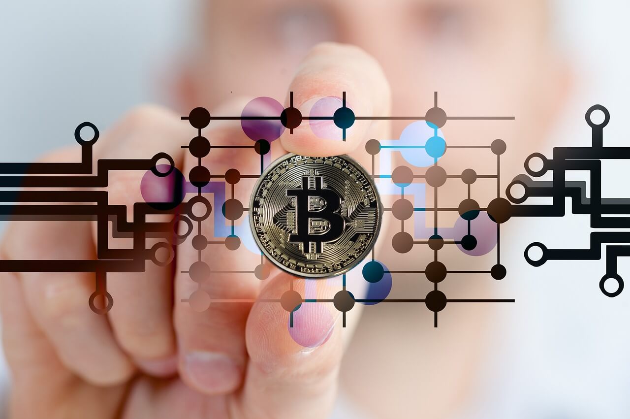 can government track bitcoin transactions