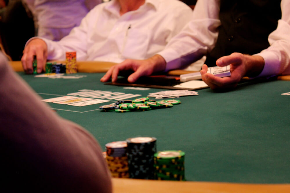 Crypto poker tournament feauturing Tom Dwan raises $100k for charity - Vimarsana News